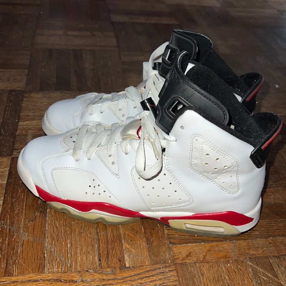 JORDAN 6 boys size 6Y